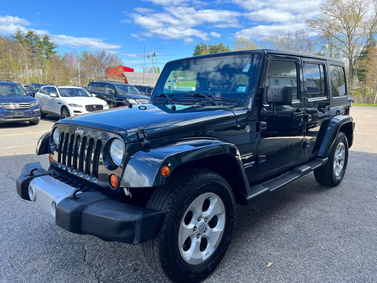 2012 Jeep Wrangler Unlimited Sahara vin: 1C4HJWEG8CL241817