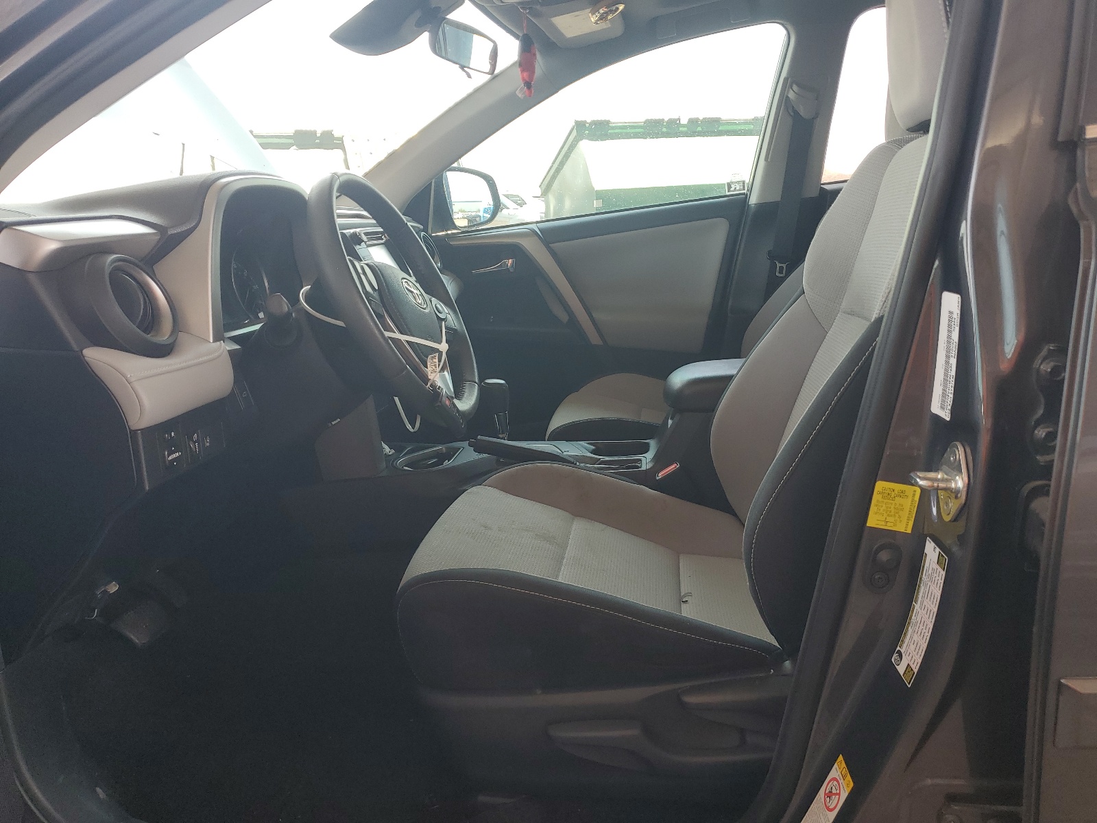 2T3WFREV4HW401835 2017 Toyota Rav4 Xle