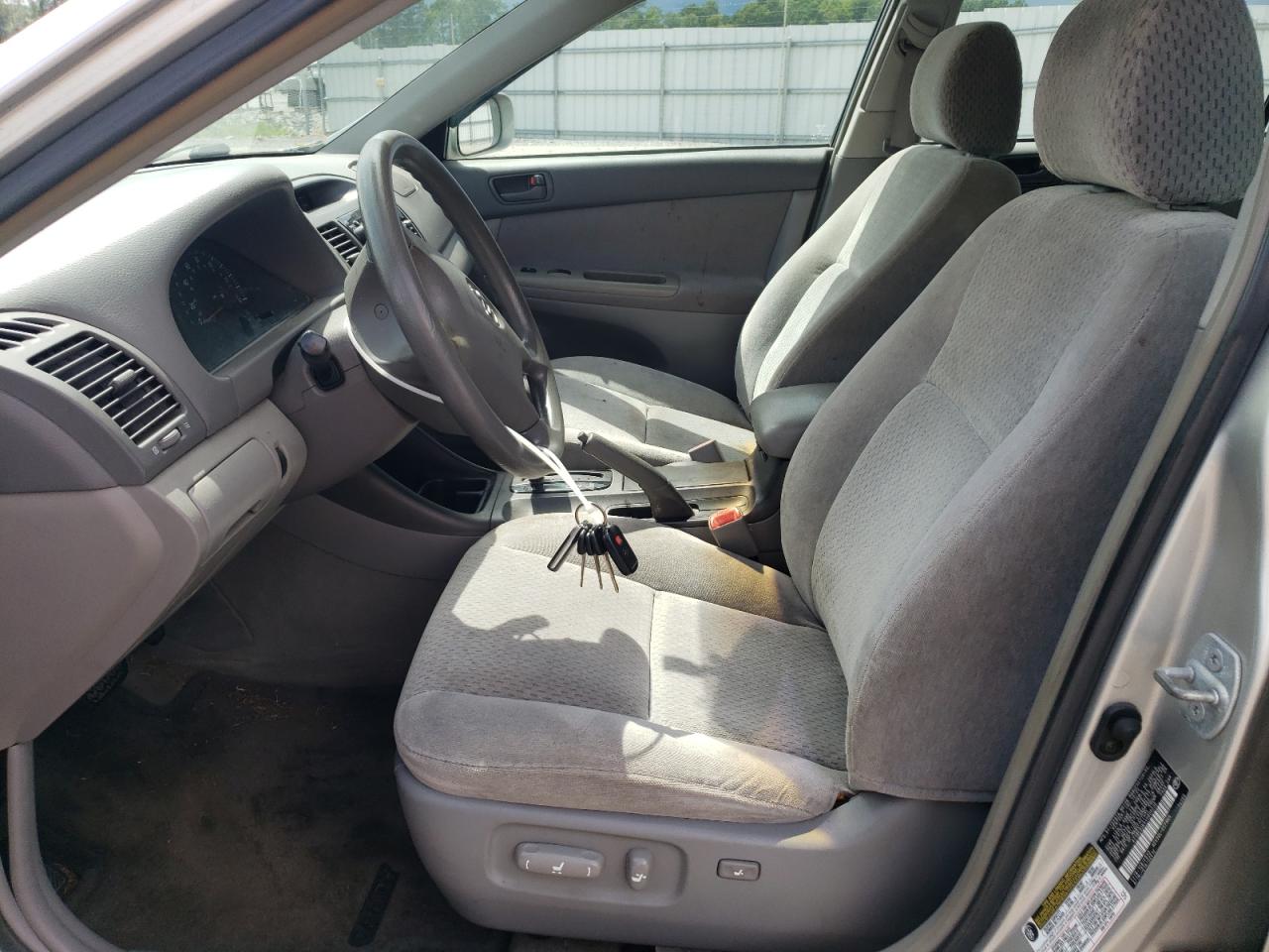 2004 Toyota Camry Le VIN: 4T1BE32KX4U808036 Lot: 63862114