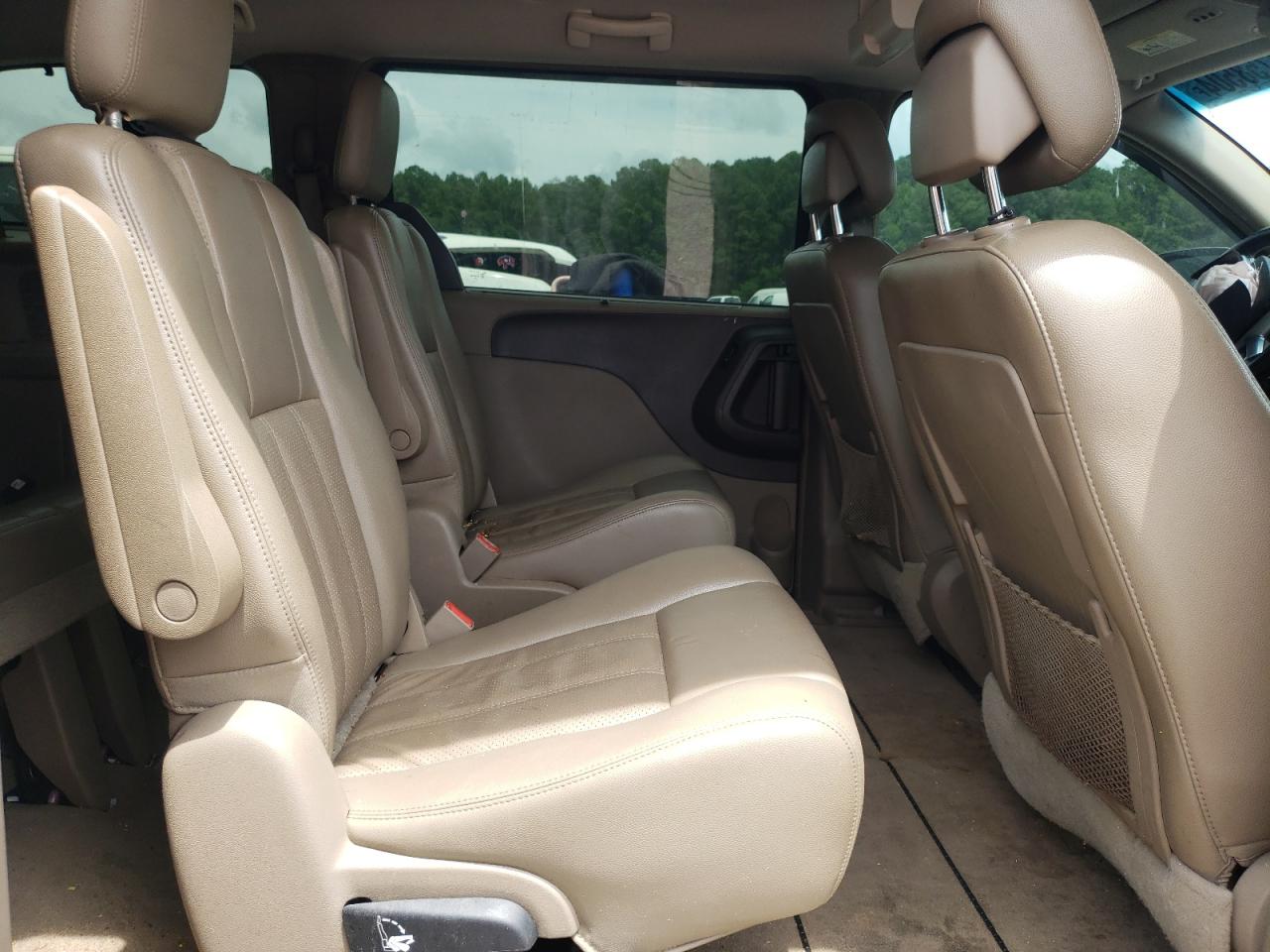 2011 Chrysler Town & Country Touring L VIN: 2A4RR8DG8BR713038 Lot: 61758504