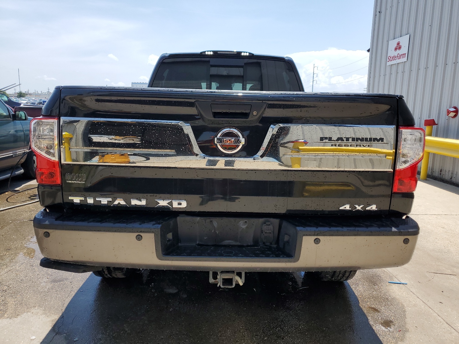 1N6BA1F49JN525873 2018 Nissan Titan Xd Sl