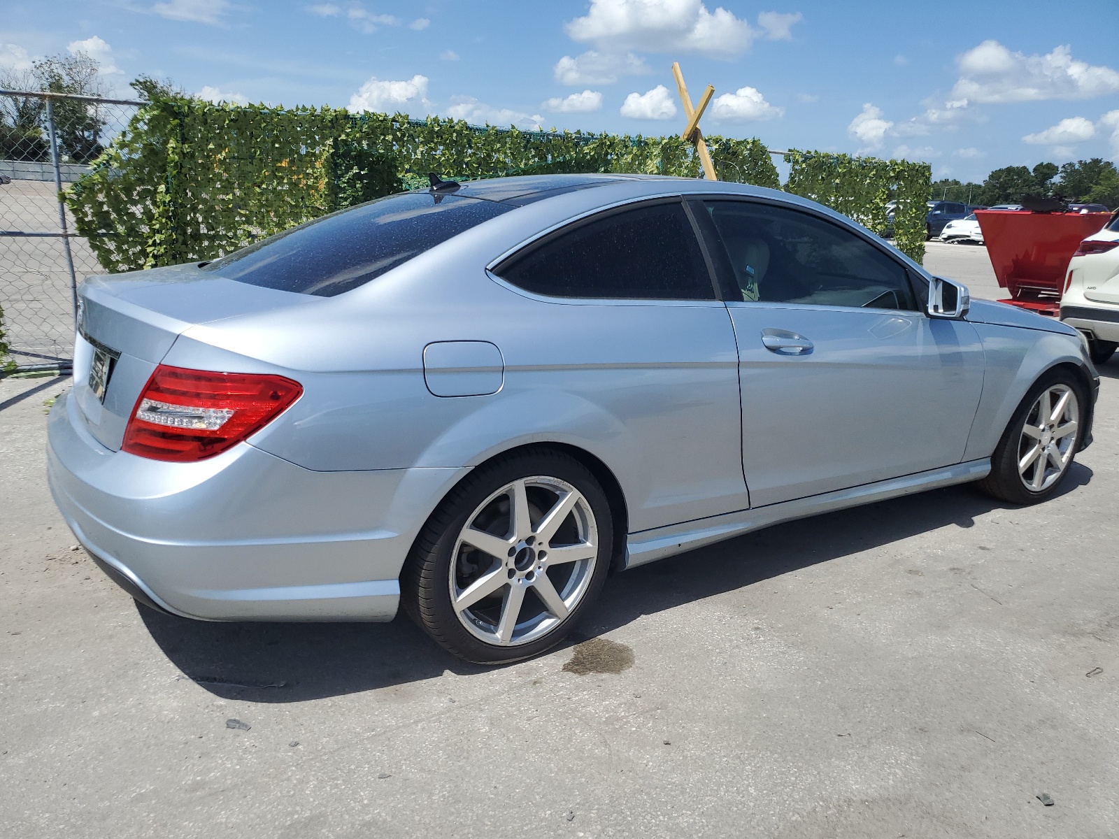 2014 Mercedes-Benz C 250 vin: WDDGJ4HB6EG191632