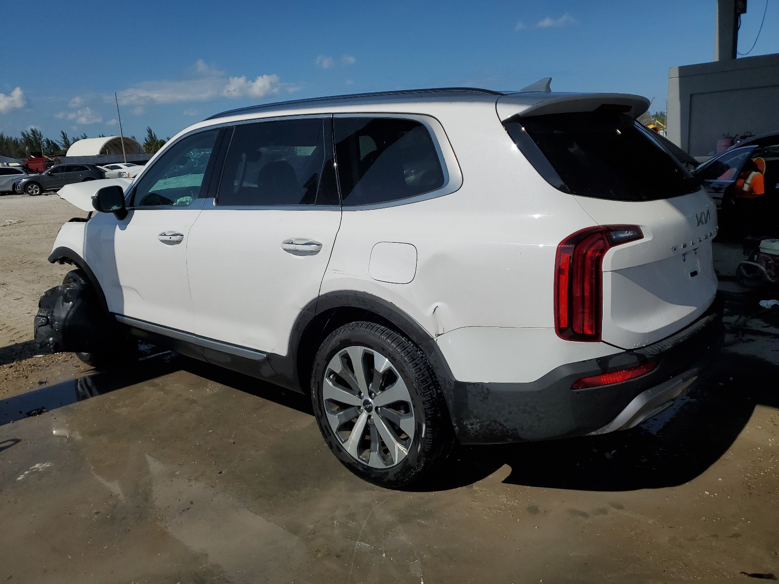 2022 Kia Telluride S vin: 5XYP64HC8NG283736