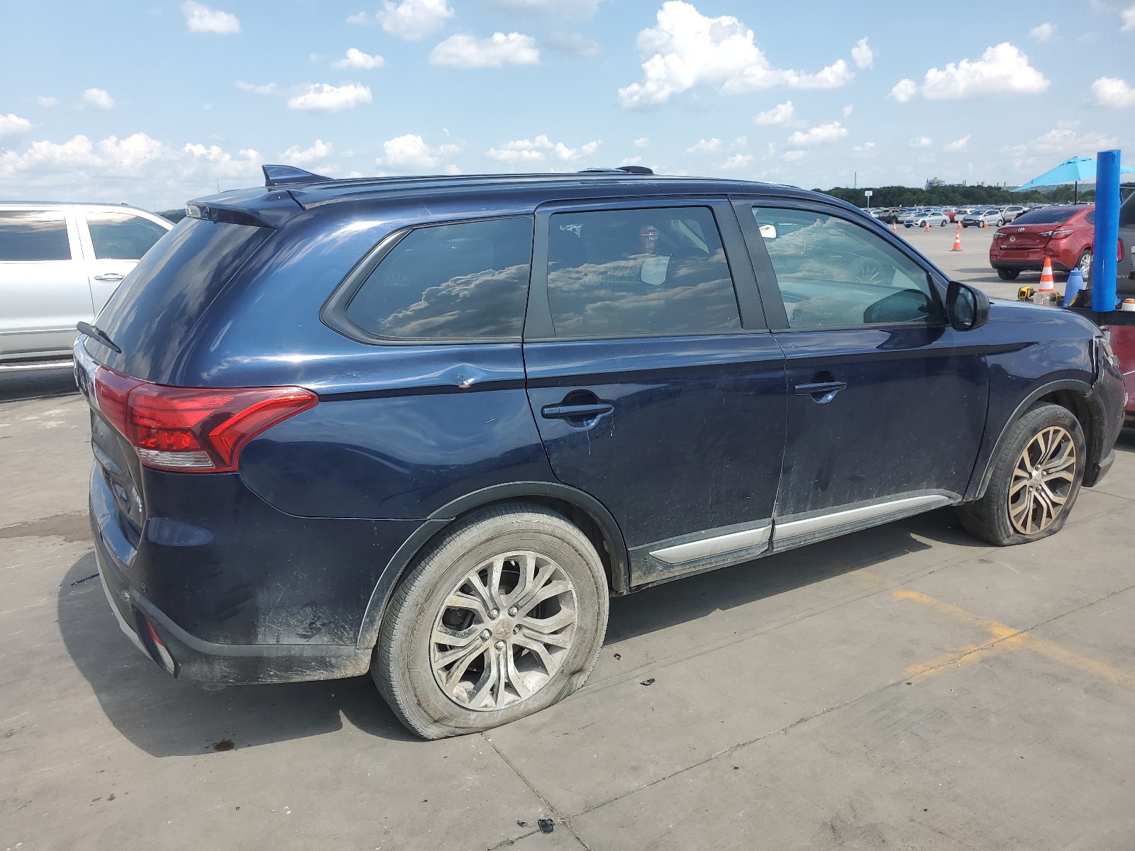 2018 Mitsubishi Outlander Es vin: JA4AD2A32JZ002028