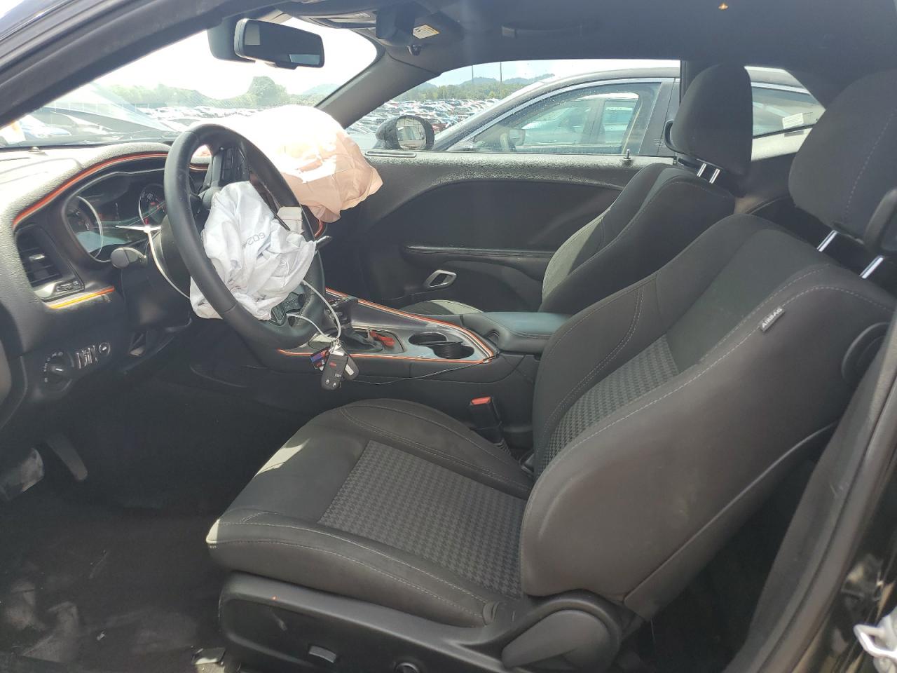 2018 Dodge Challenger Sxt VIN: 2C3CDZAG3JH153068 Lot: 60566204