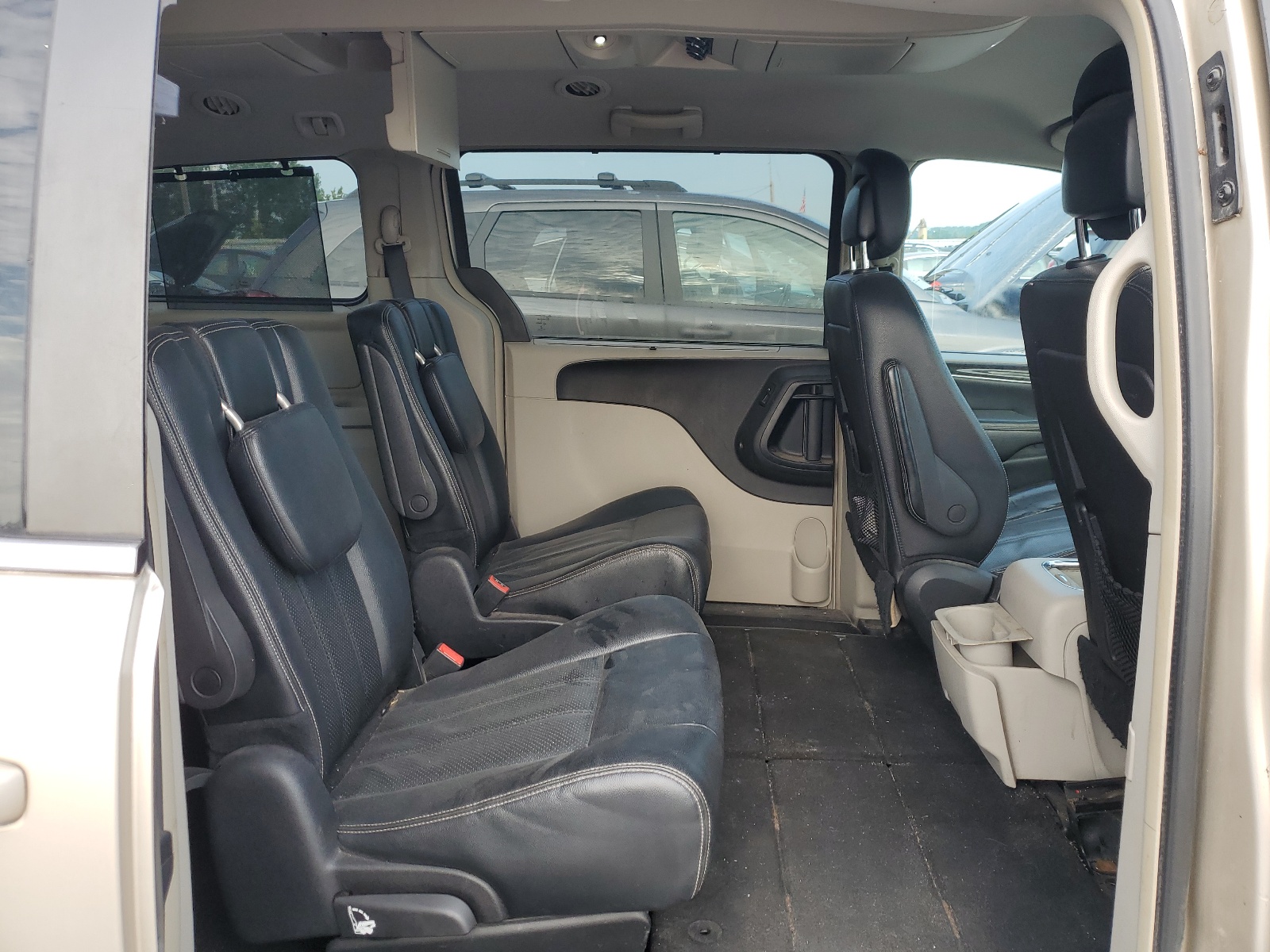 2C4RC1CG5GR132569 2016 Chrysler Town & Country Touring L