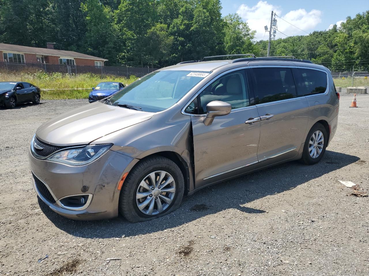2017 Chrysler Pacifica - Image 1