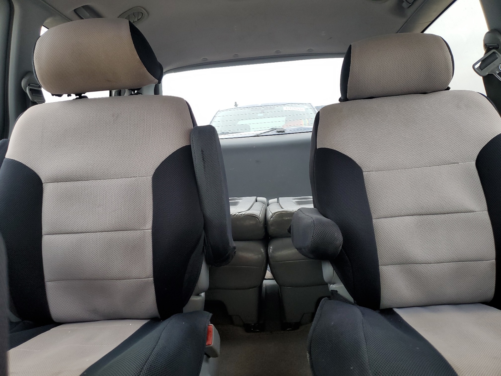 4T3ZF13C3YU277329 2000 Toyota Sienna Le