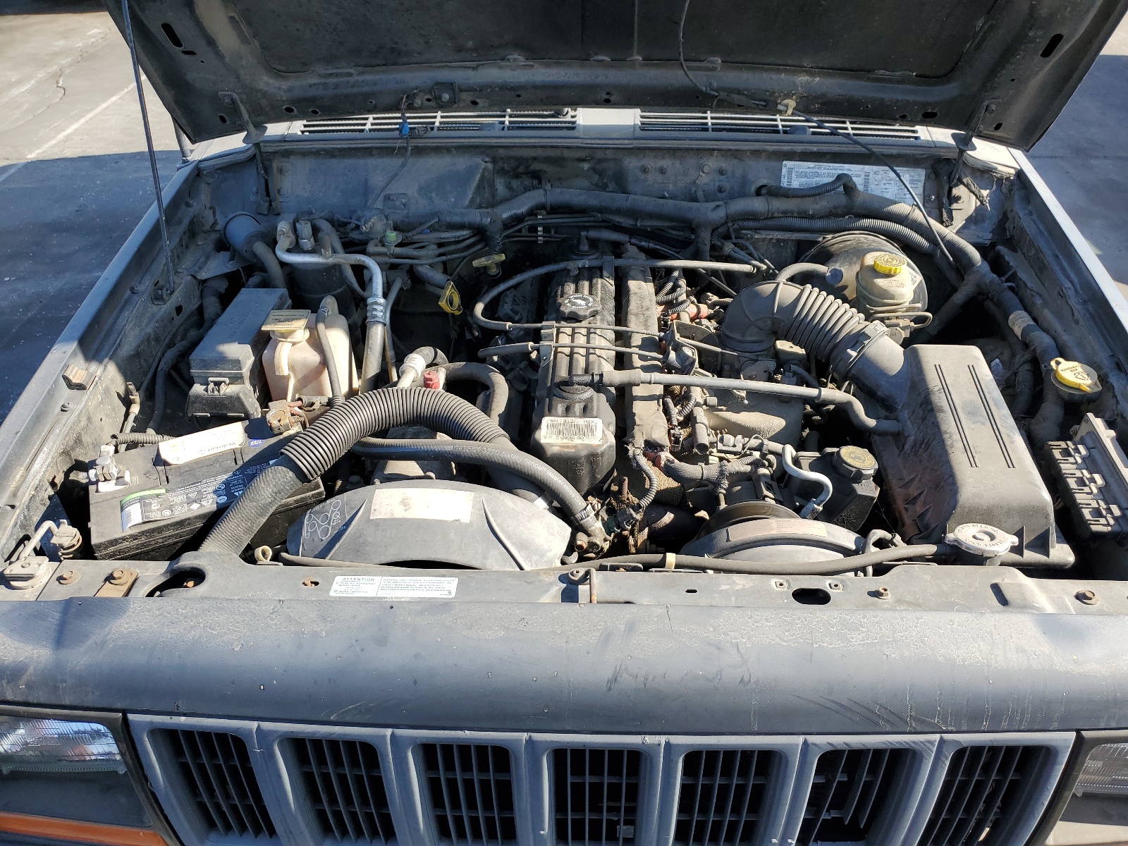 1J4FT28S5YL107181 2000 Jeep Cherokee Se