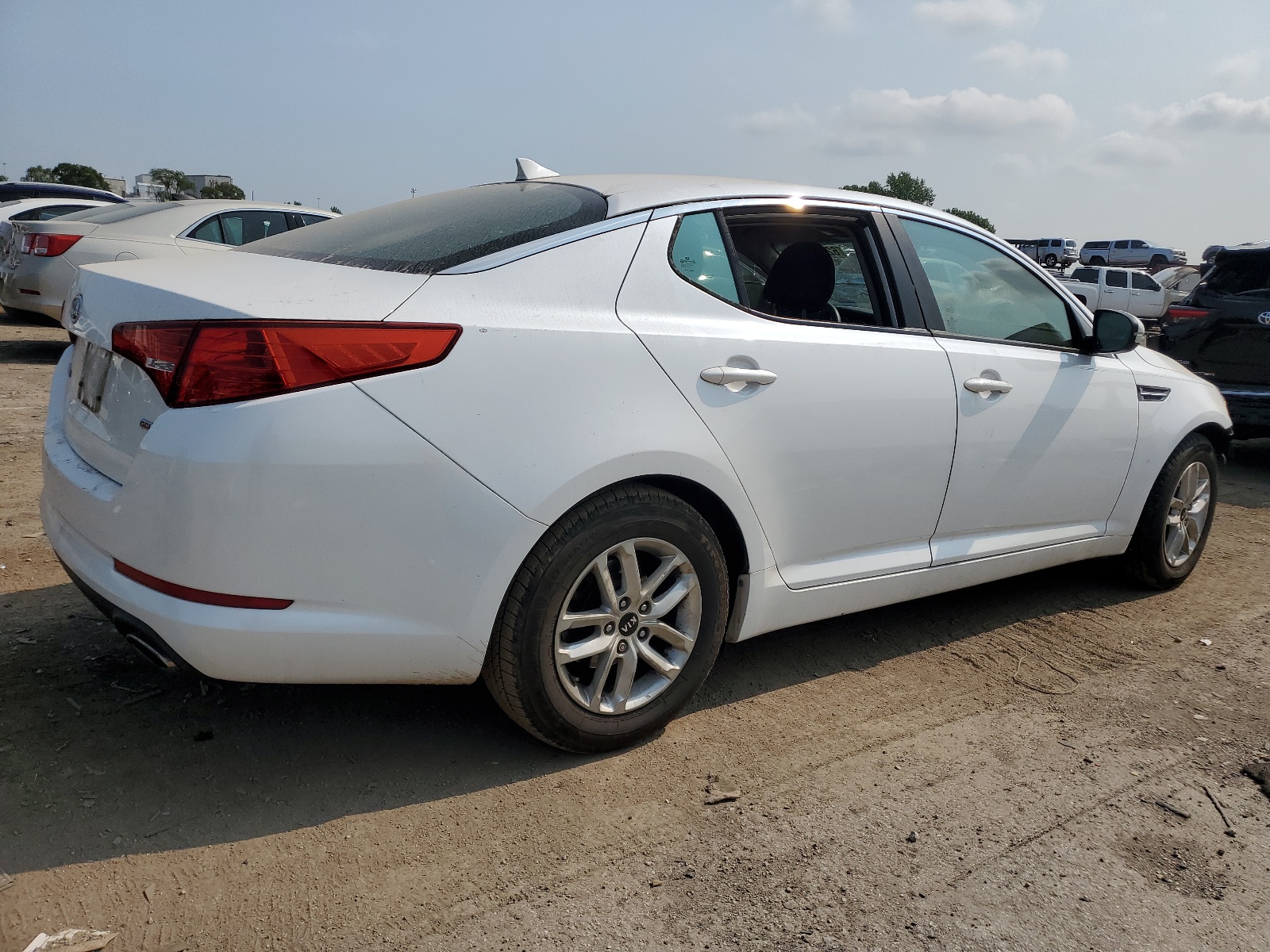 KNAGM4A71B5185622 2011 Kia Optima Lx