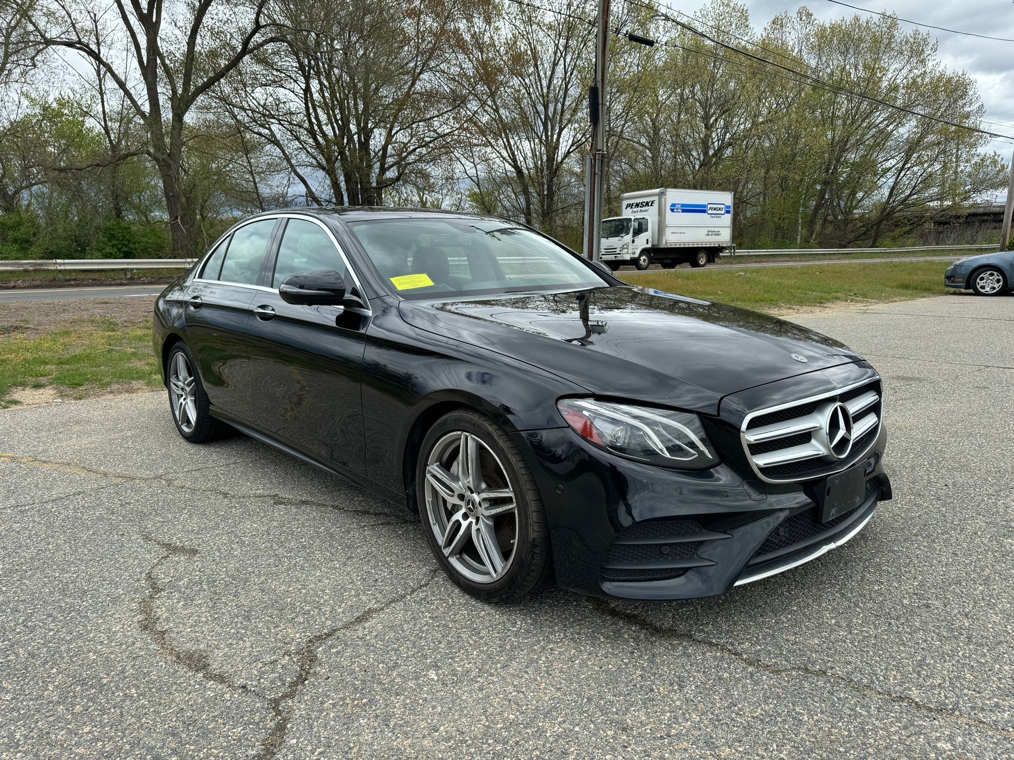 2019 Mercedes-Benz E 300 4Matic vin: WDDZF4KB0KA632303