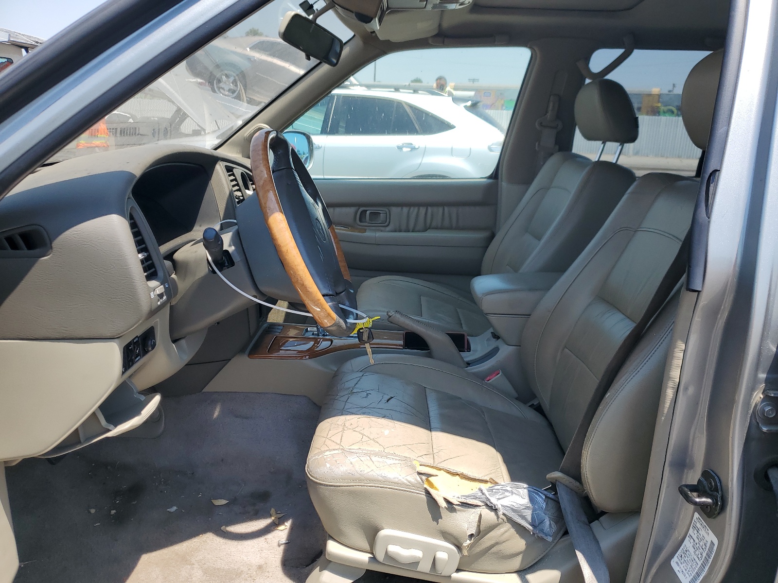 JNRDR09X71W203912 2001 Infiniti Qx4