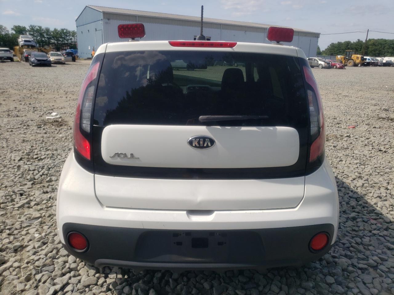 KNDJN2A2XJ7899136 2018 Kia Soul