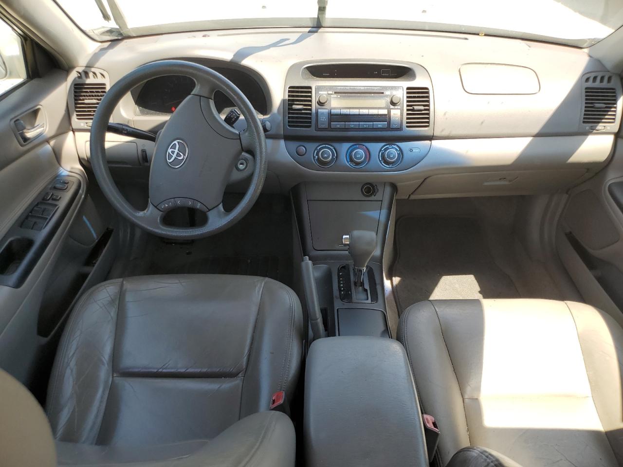 2005 Toyota Camry Le VIN: 4T1BF30KX5U099786 Lot: 62042324