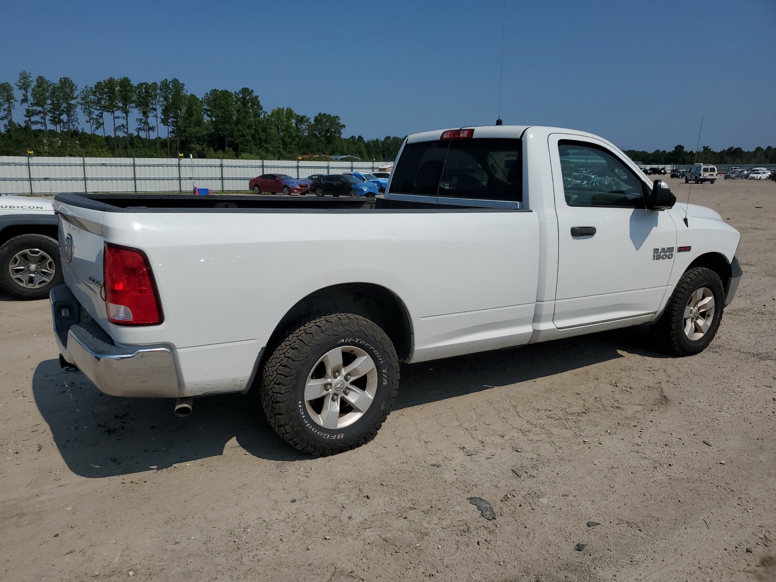 2015 Ram 1500 St vin: 3C6JR7DM8FG637956