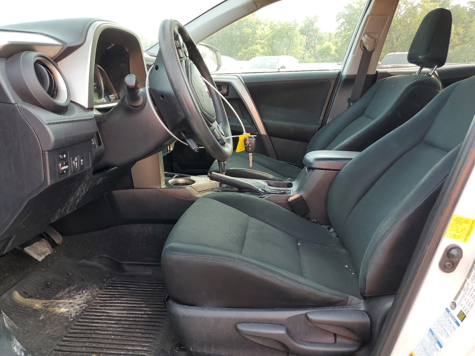 2T3BFREV1FW333103 2015 Toyota Rav4 Le