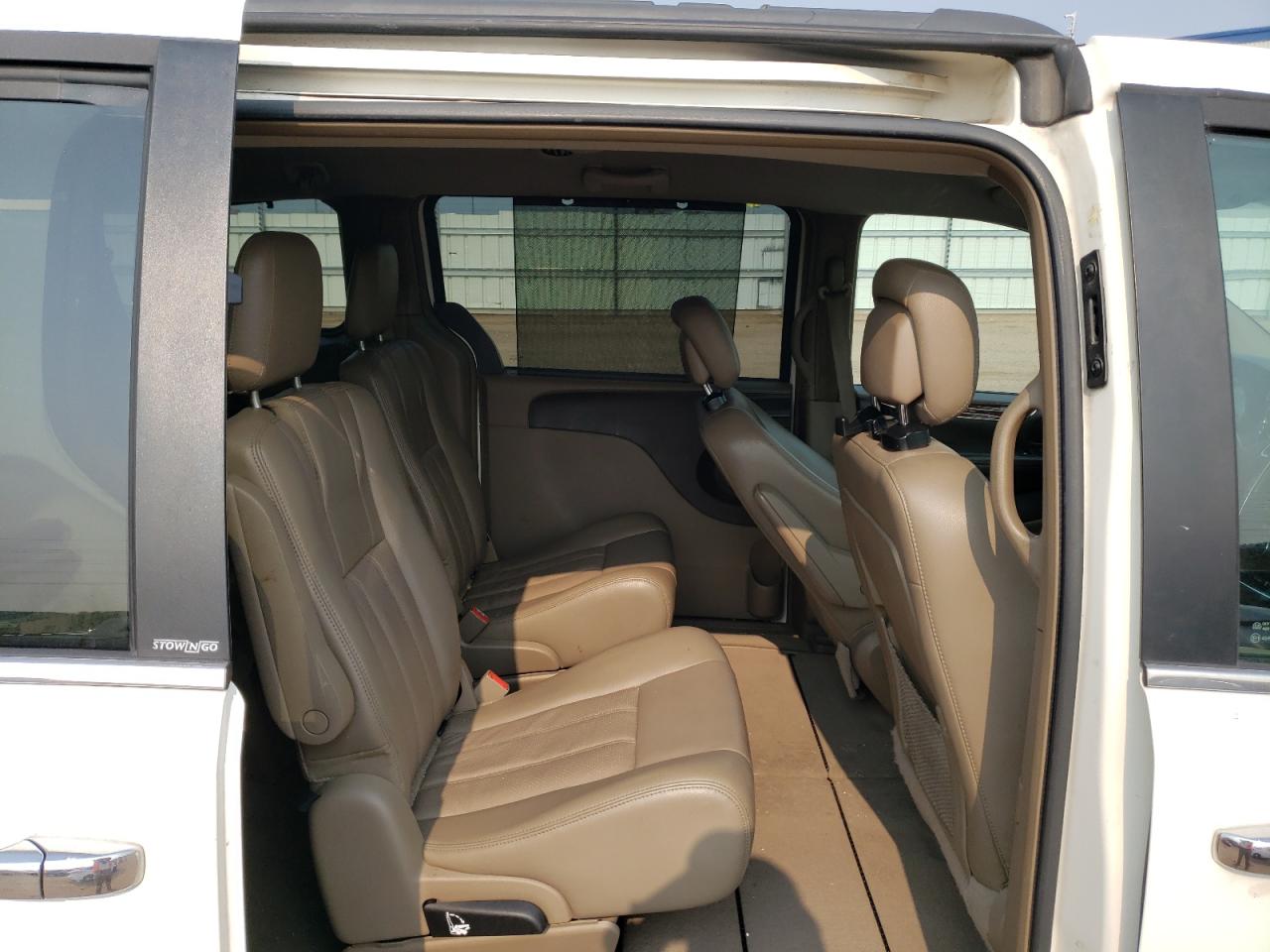 2011 Chrysler Town & Country Touring L VIN: 2A4RR8DGXBR760037 Lot: 63441604