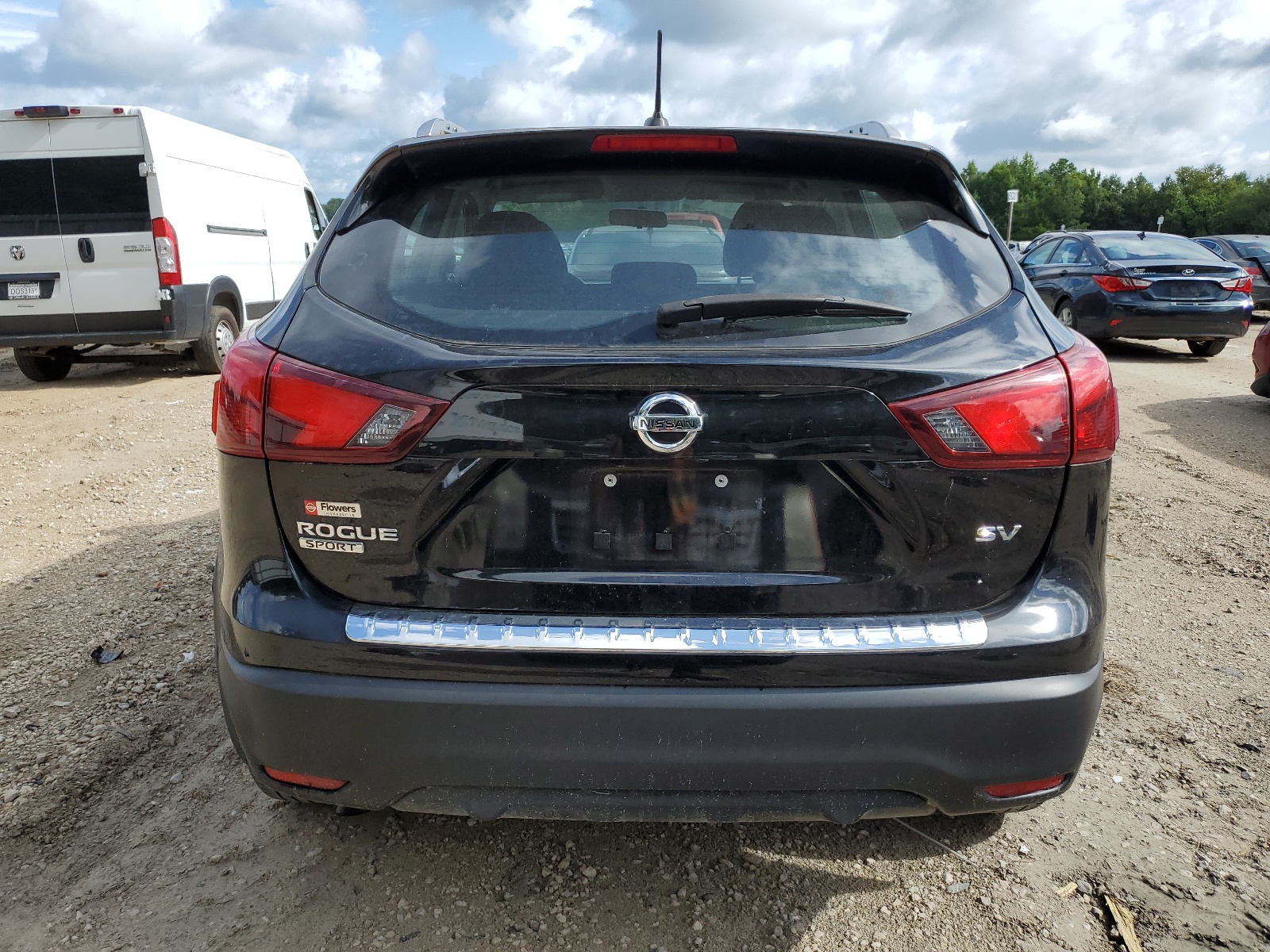 JN1BJ1CP7HW019029 2017 Nissan Rogue Sport S