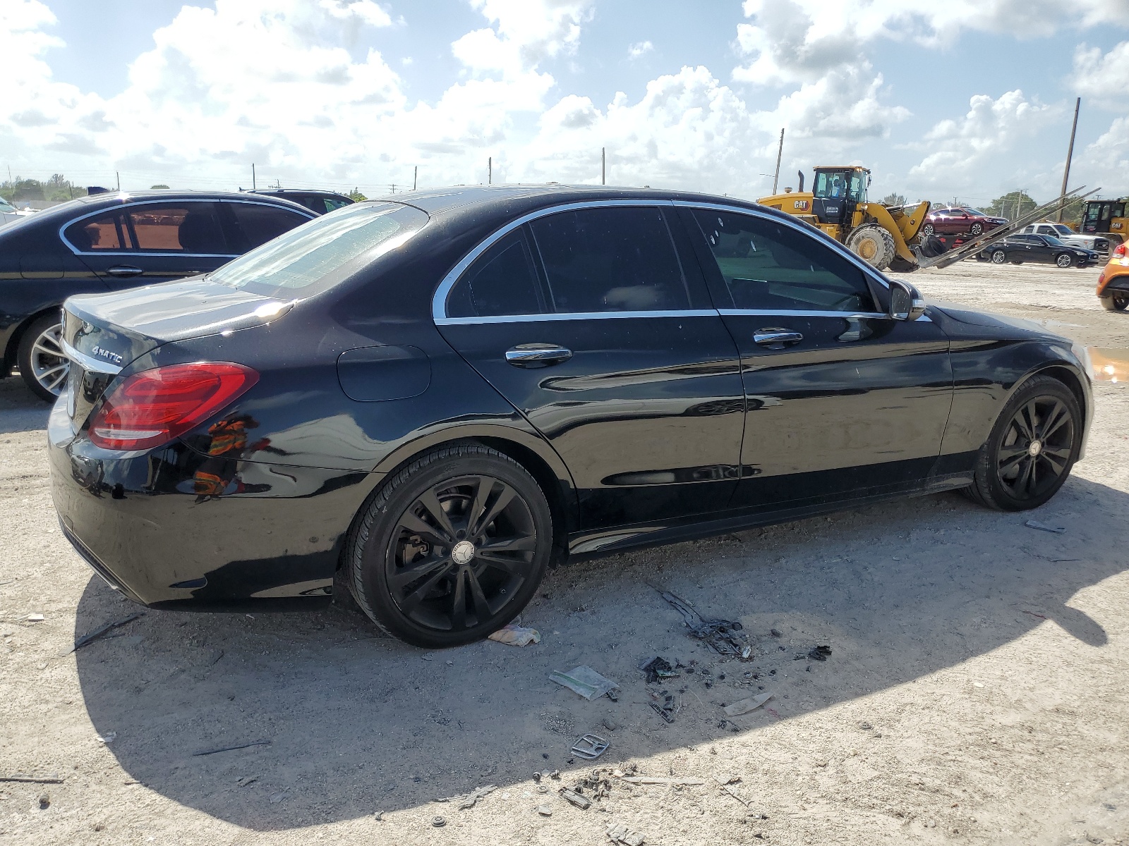 2015 Mercedes-Benz C 300 4Matic vin: 55SWF4KBXFU029156