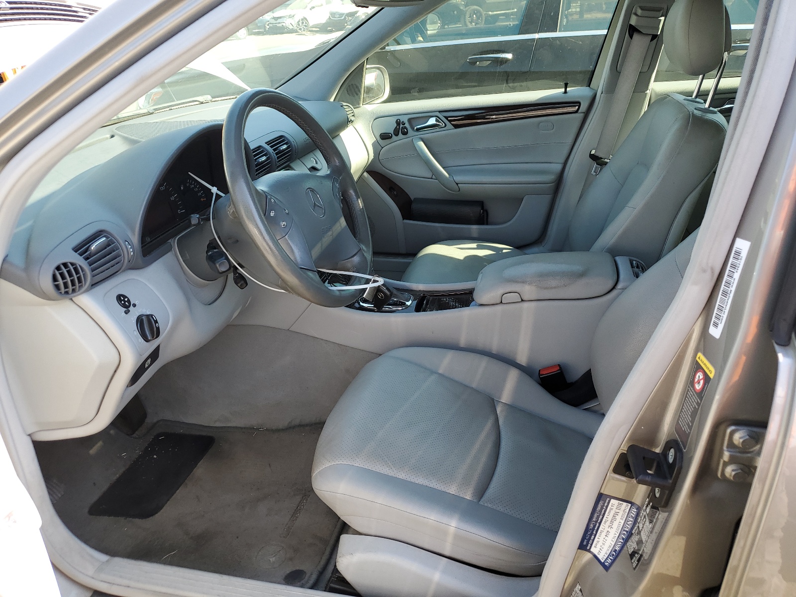 WDBRF64J24F537367 2004 Mercedes-Benz C 320