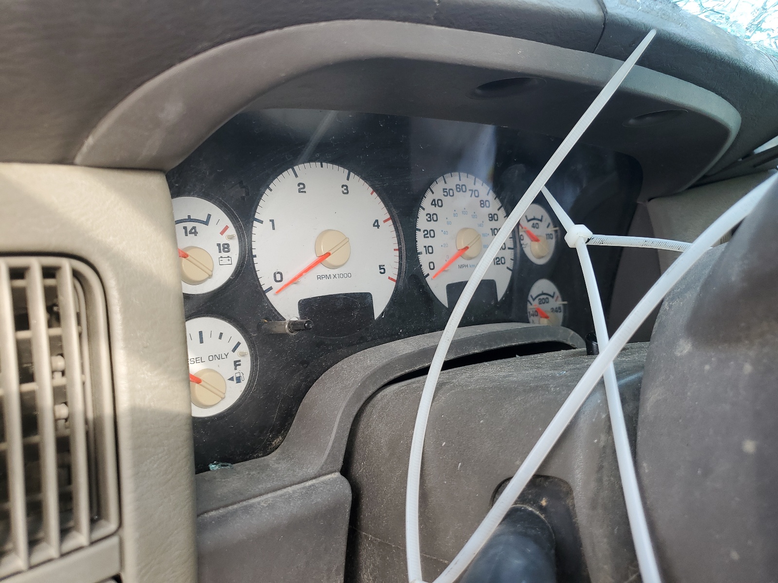 3D7KA28C74G109031 2004 Dodge Ram 2500 St