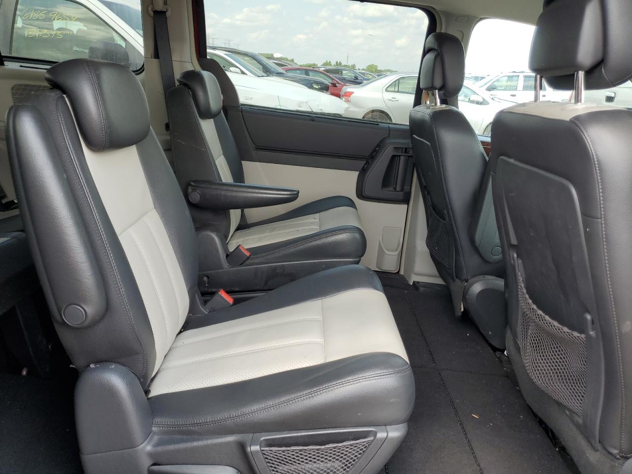 2010 Chrysler Town & Country Touring Plus VIN: 2A4RR8D13AR448488 Lot: 62039414