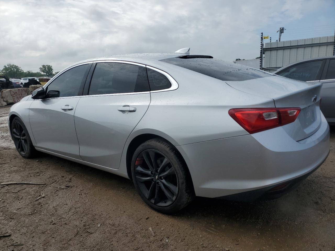 1G1ZD5ST3JF207098 2018 CHEVROLET MALIBU - Image 2