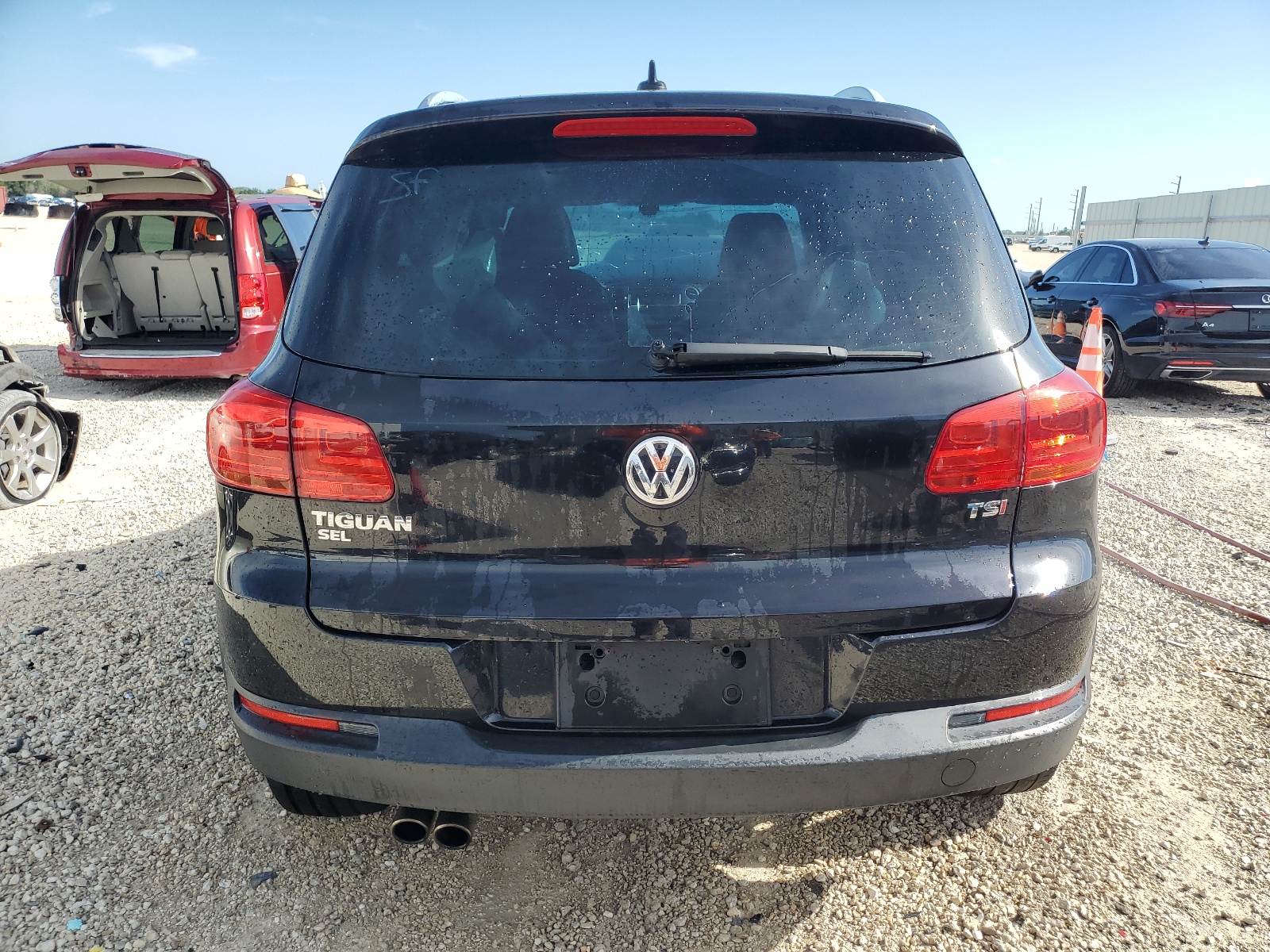 WVGVV7AX7HK027333 2017 Volkswagen Tiguan Sel