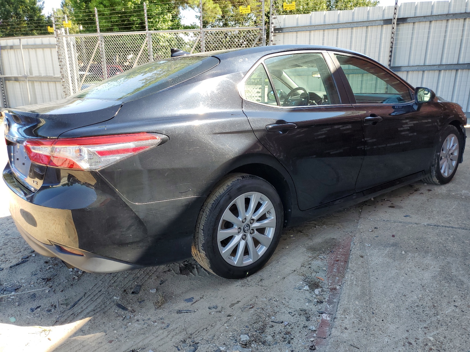 2019 Toyota Camry L vin: 4T1B11HK7KU776828