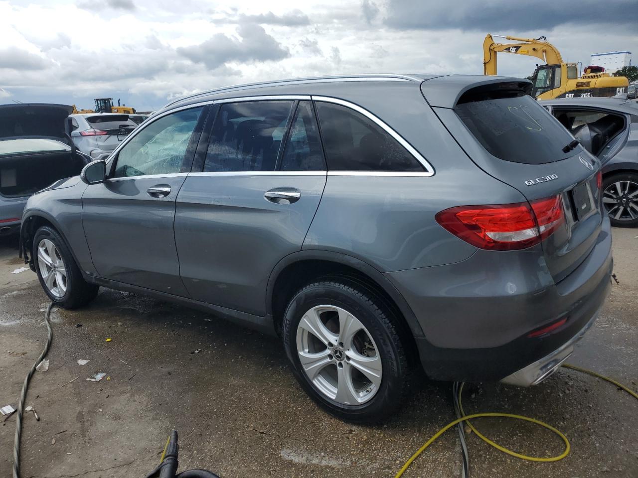 VIN WDC0G4JB8JV031272 2018 MERCEDES-BENZ GLC-CLASS no.2