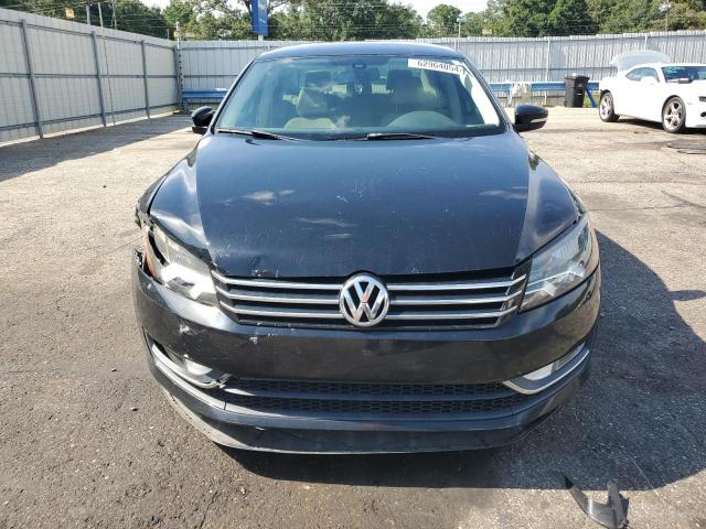  VOLKSWAGEN PASSAT 2015 Чорний