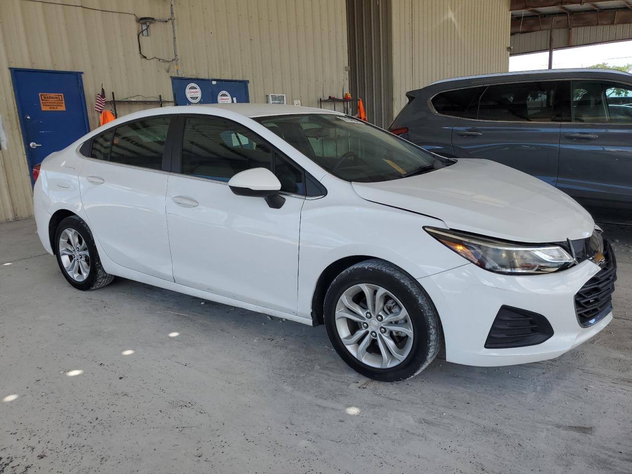 2019 Chevrolet Cruze - Image 4