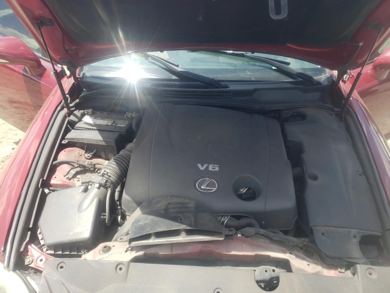 2011 Lexus IS - Image 11