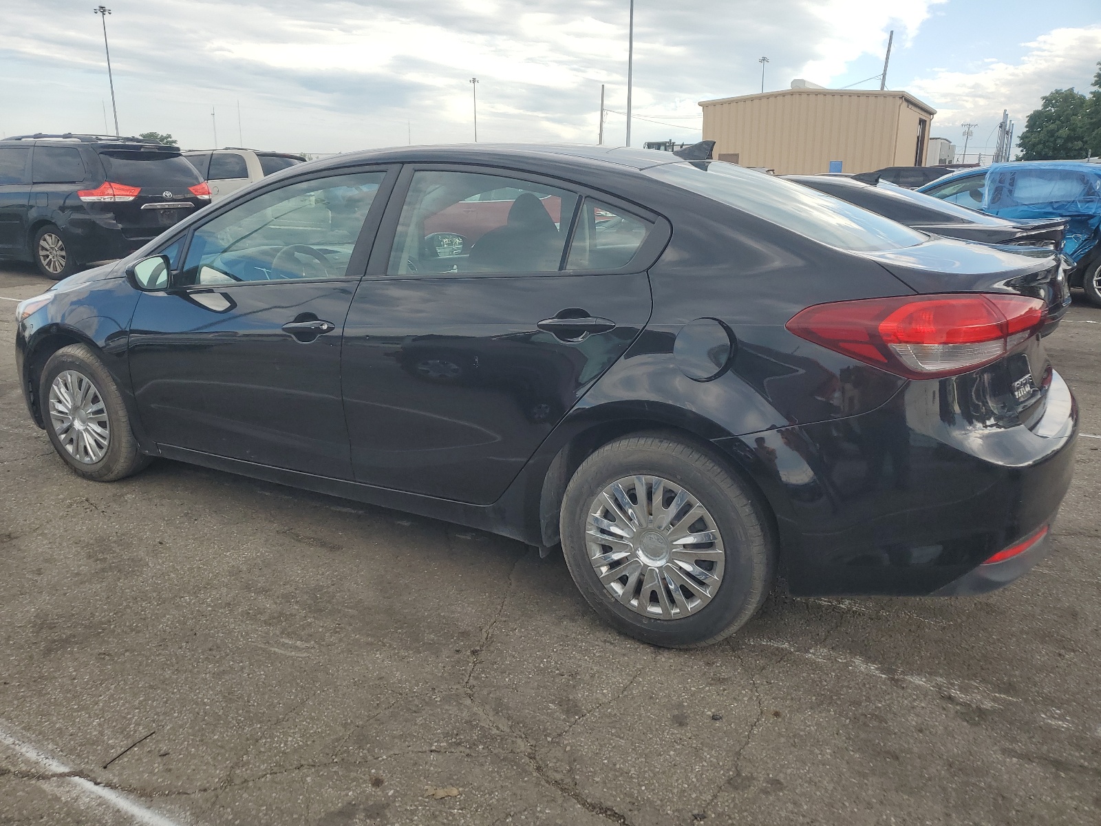 2017 Kia Forte Lx vin: 3KPFK4A77HE079029