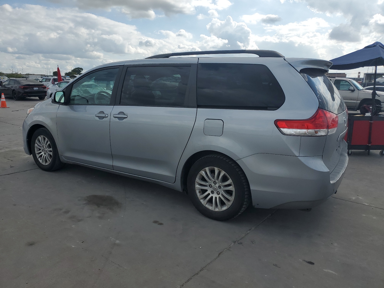 2014 Toyota Sienna Xle vin: 5TDYK3DC2ES446898