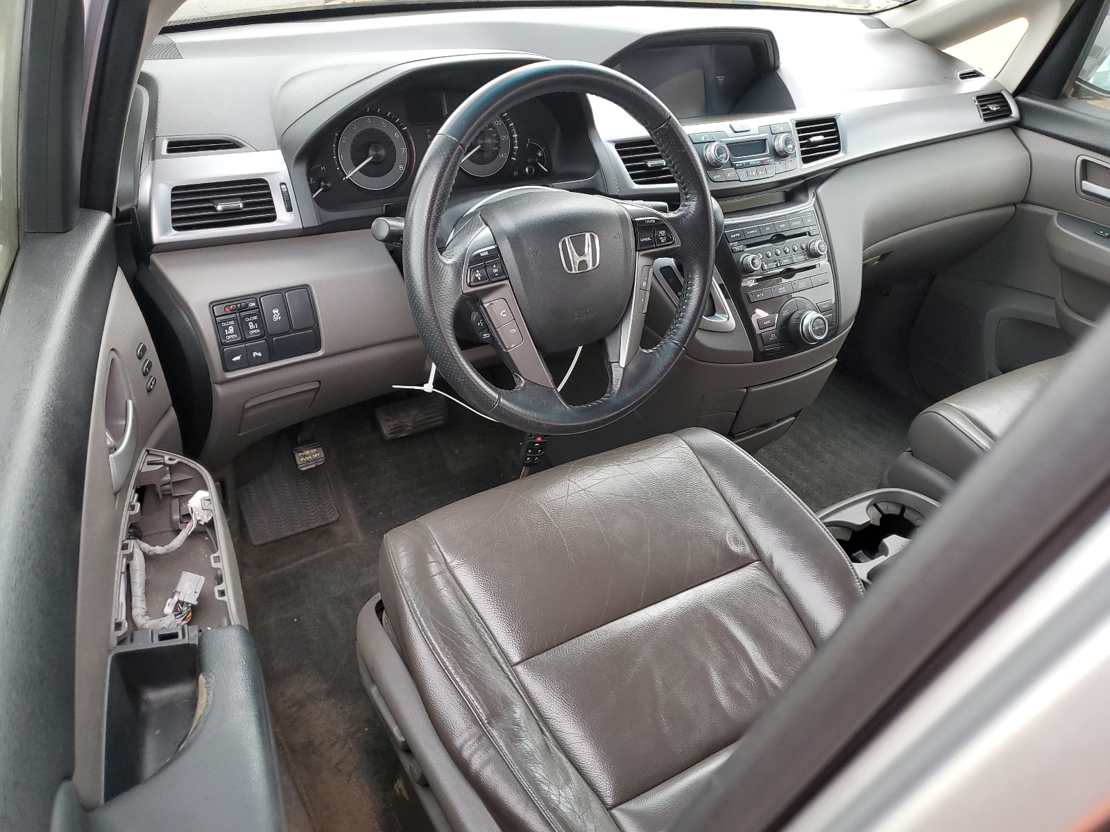 5FNRL5H98BB021682 2011 Honda Odyssey Touring