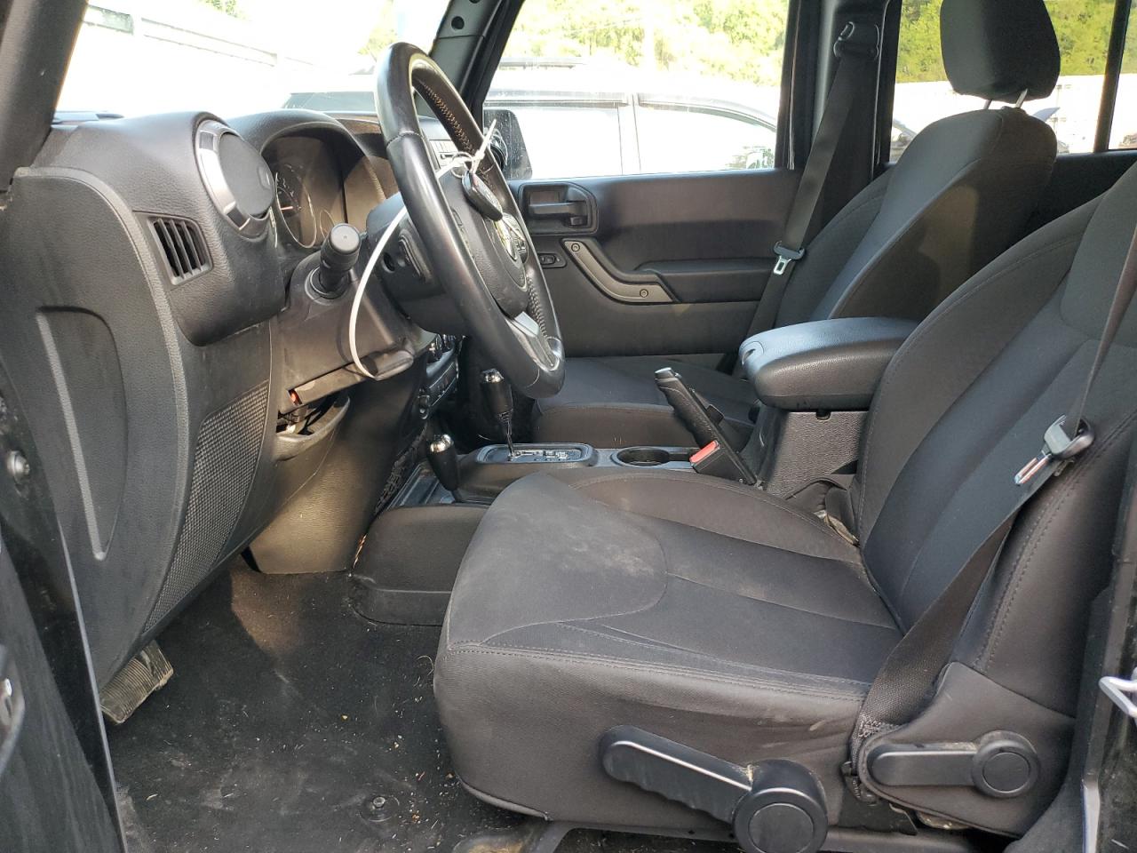 2015 Jeep Wrangler Unlimited Sport VIN: 1C4BJWDG0FL596749 Lot: 64414034