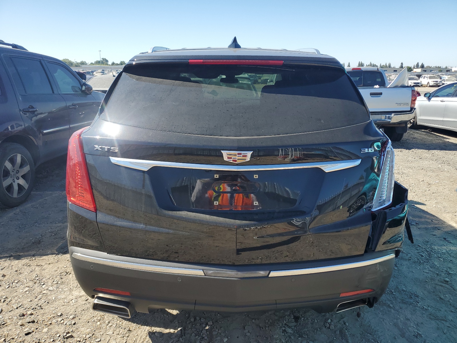 1GYKNCRS8HZ155526 2017 Cadillac Xt5 Premium Luxury