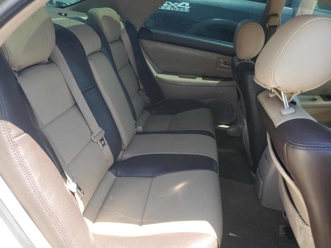 2000 Lexus Es 300 VIN: JT8BF28G1Y0239944 Lot: 63551574