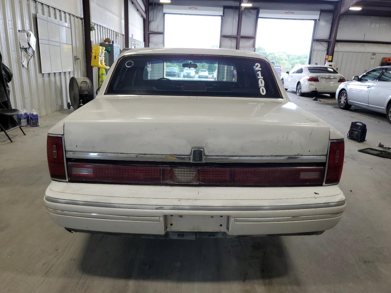 1993 Lincoln Town Car Cartier VIN: 1LNLM83W7PY768338 Lot: 63324824