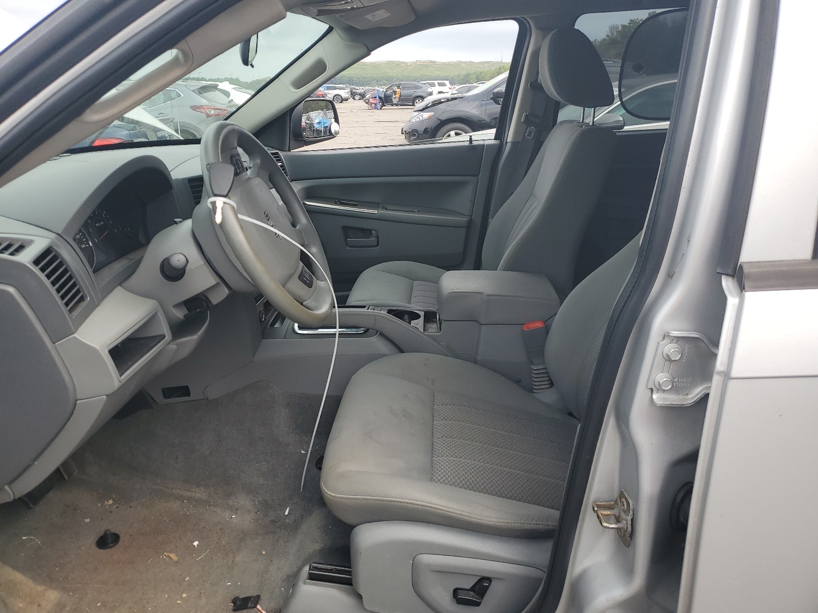 1J4GR48K05C608540 2005 Jeep Grand Cherokee Laredo