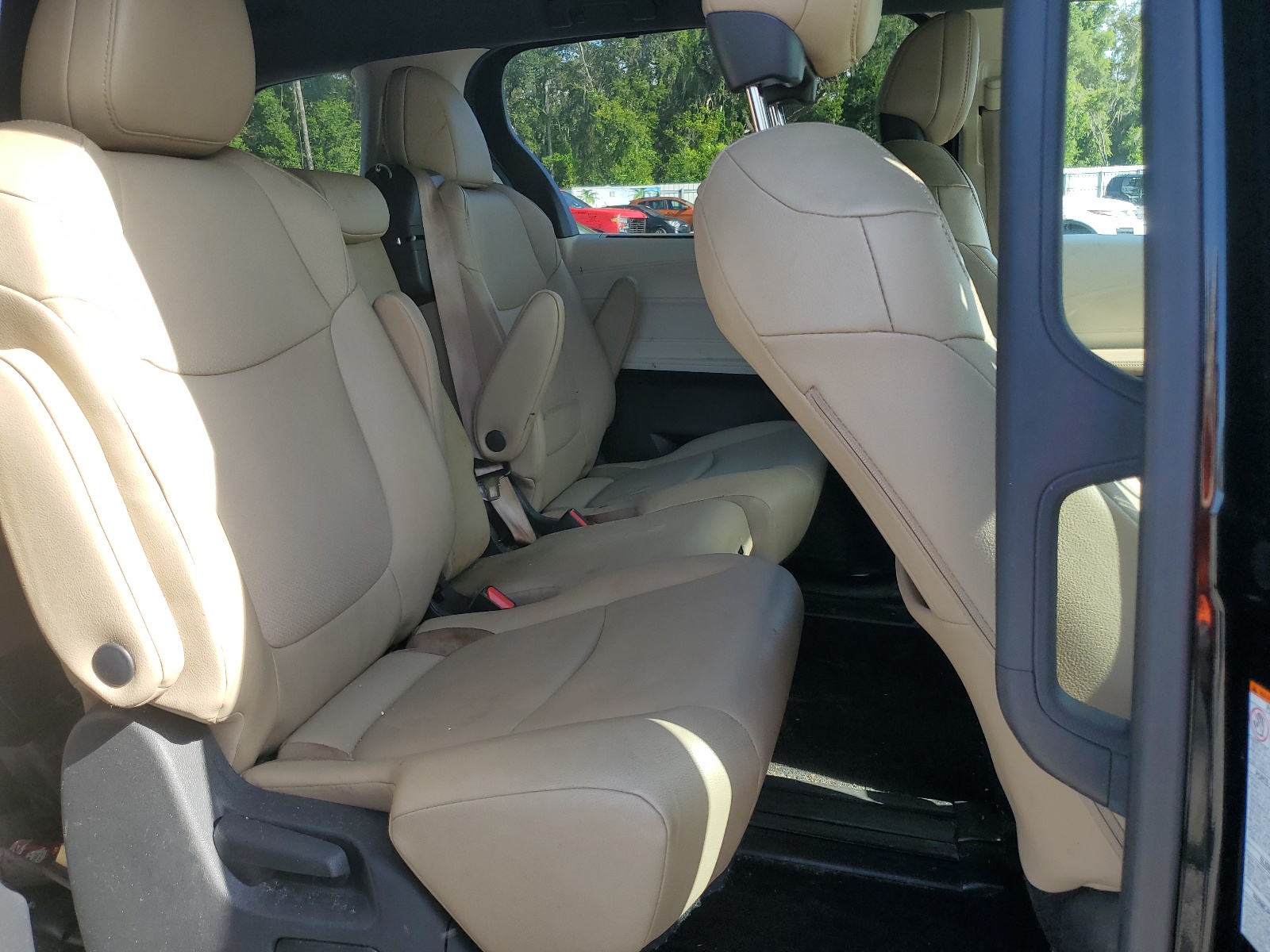 5TDJRKEC1MS045184 2021 Toyota Sienna Xle