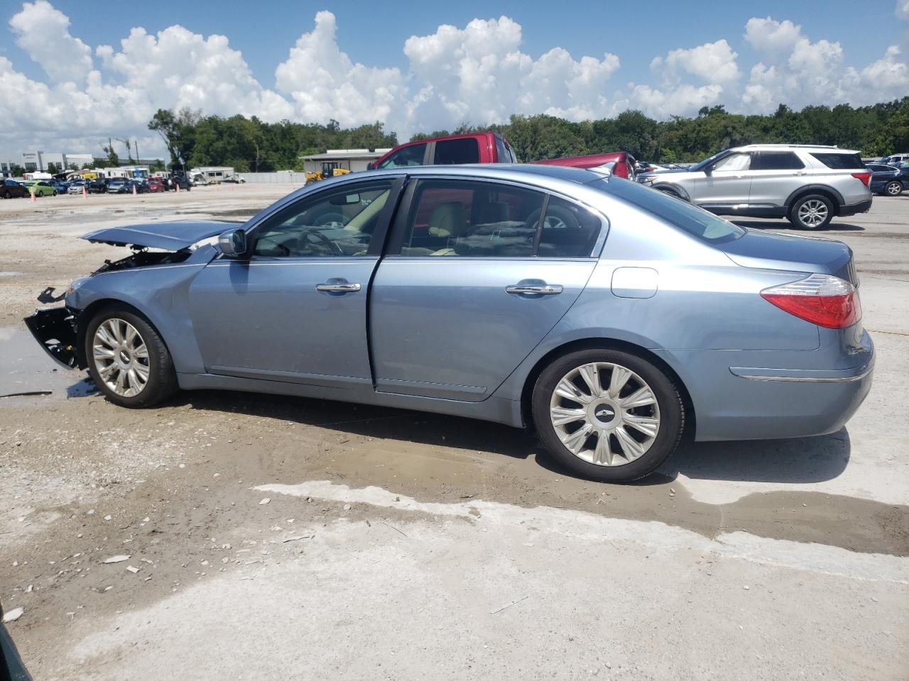 2010 Hyundai Genesis 3.8L VIN: KMHGC4DE2AU075923 Lot: 63056574
