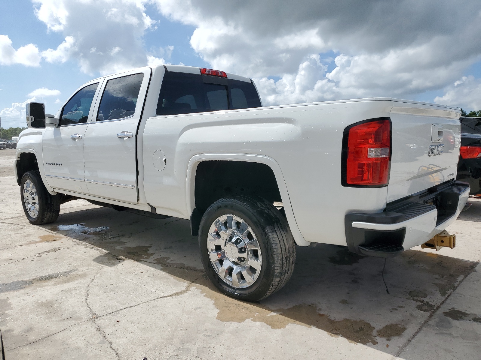 2016 GMC Sierra K2500 Denali vin: 1GT12UE80GF117430