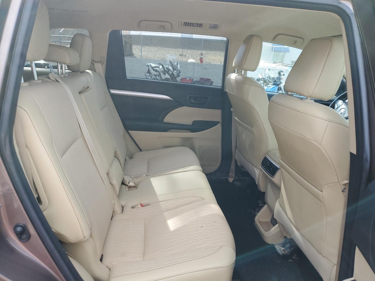 2017 Toyota Highlander Le VIN: 5TDBZRFHXHS405324 Lot: 61552254