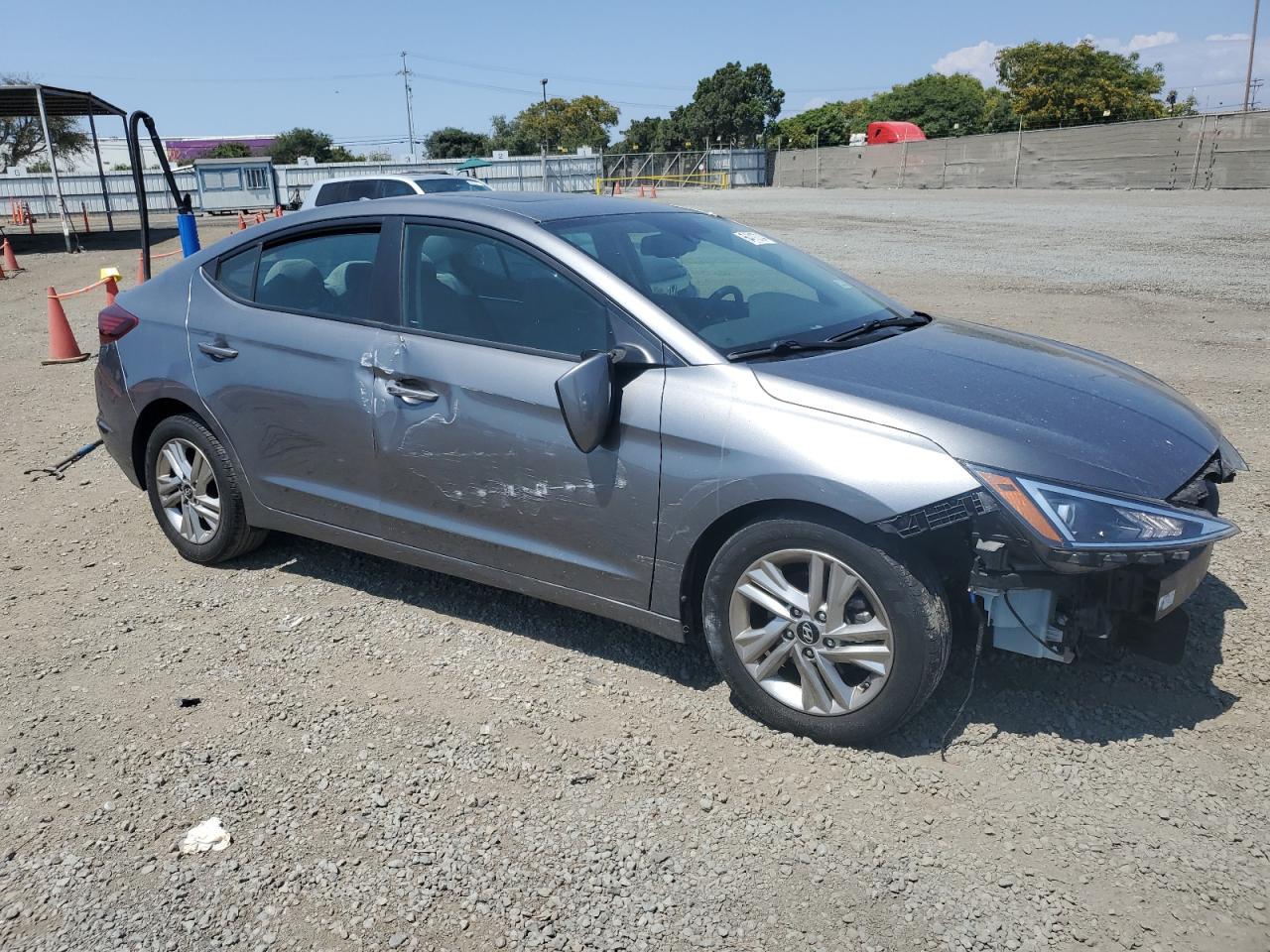 2019 Hyundai Elantra - Image 4