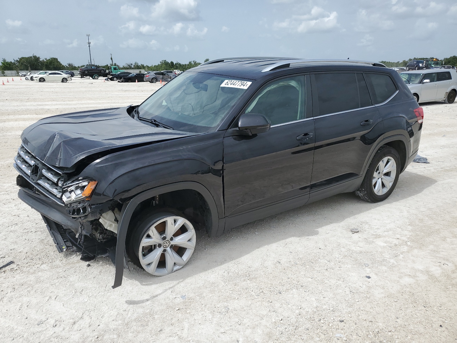 2018 Volkswagen Atlas Se vin: 1V2CR2CA0JC585888