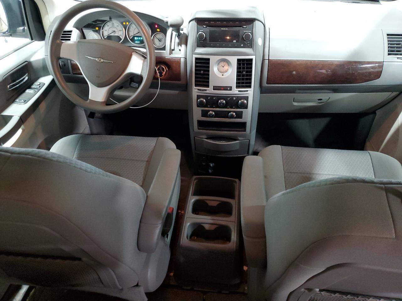 2010 Chrysler Town & Country Lx VIN: 2A4RR4DE7AR150439 Lot: 65275304