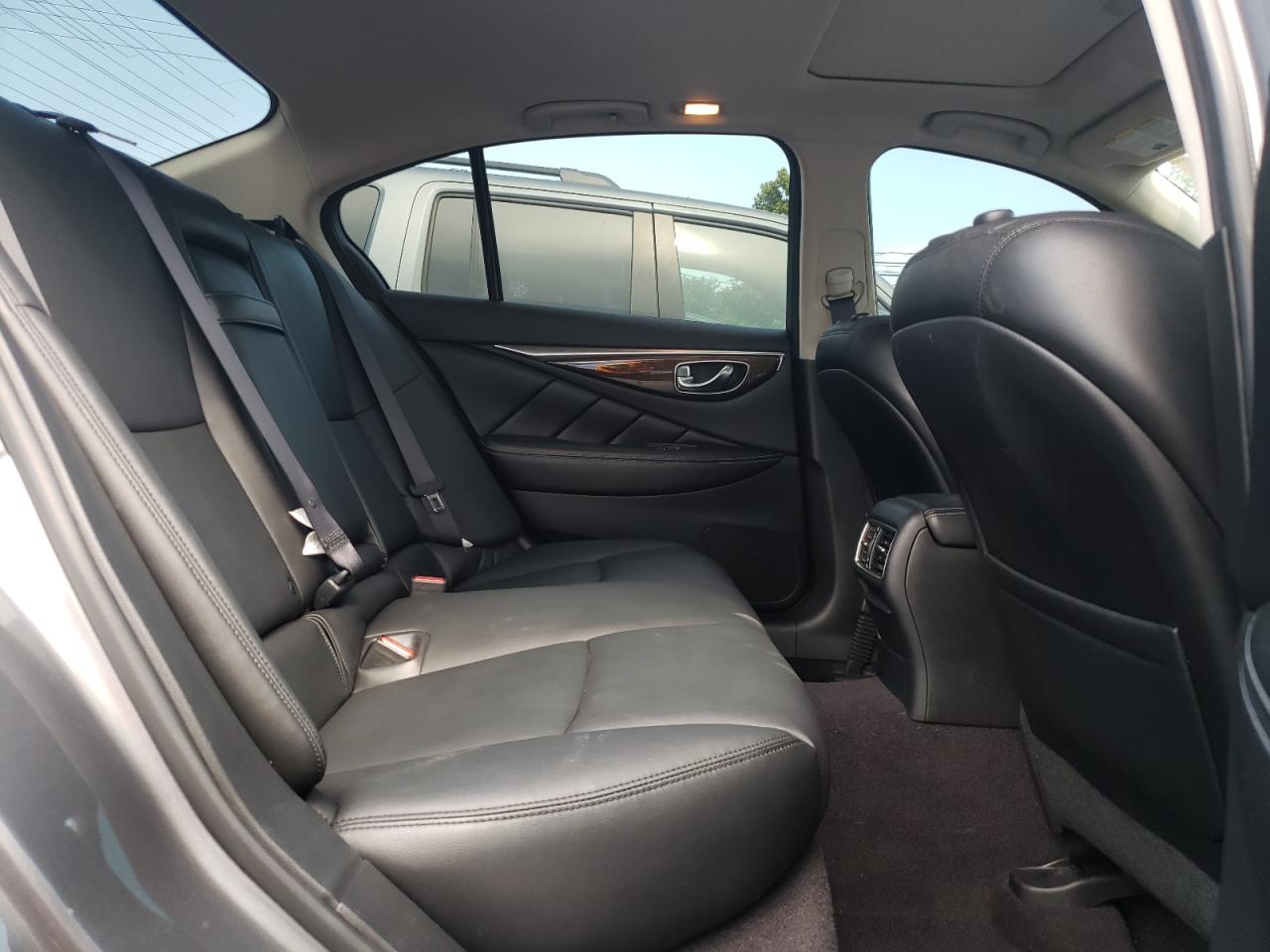 JN1EV7AR3JM430518 2018 Infiniti Q50 Luxe