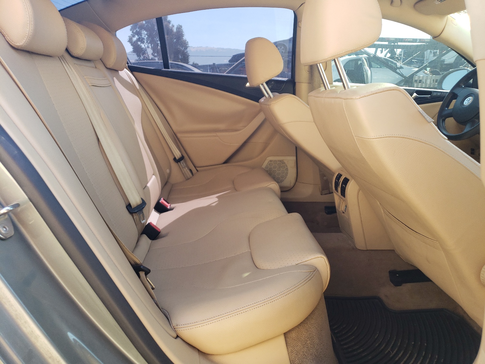 WVWAK73C37P089335 2007 Volkswagen Passat 2.0T